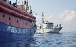 Pourquoi la manœuvre de sauvetage du Lifeline avec 233 migrants à bord est contestée