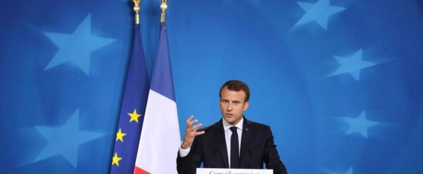 Gilets jaunes : « Macron a les pieds et les poings liés par l’Union européenne »