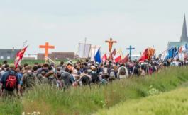 Pèlerinage de Chartres : malgré les intempéries, une démonstration de force réussie pour les « tradis »