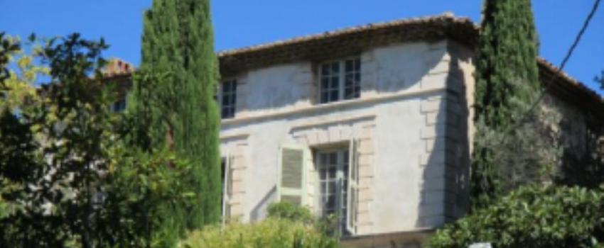 Les portes de la bastide sont restées fermées…